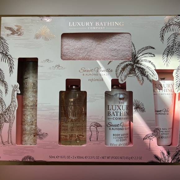 The Luxury Bathing Company Sweet Vanilla & Almond Glaze Bath/Self Care Set - 5pc - Picture 2 of 8